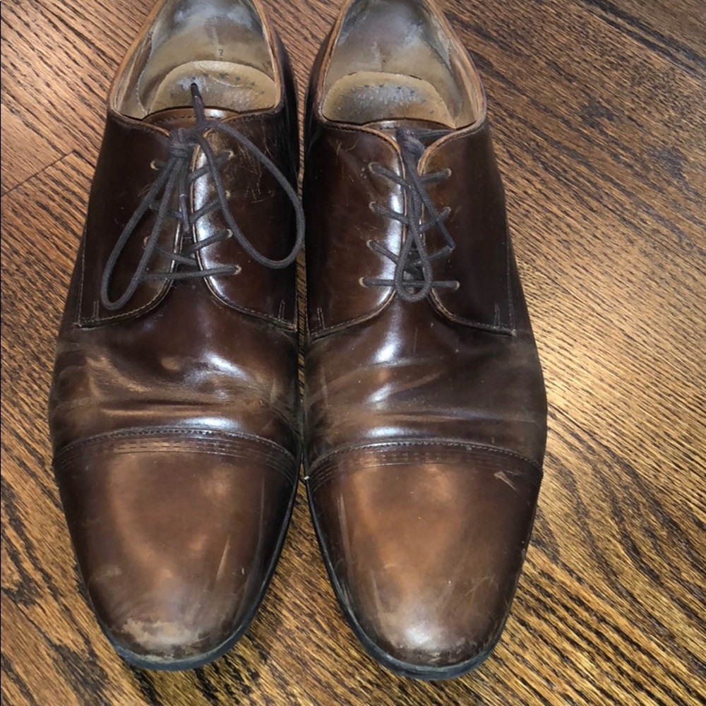 Kenneth Cole Men’s size 12 dress shoe.
